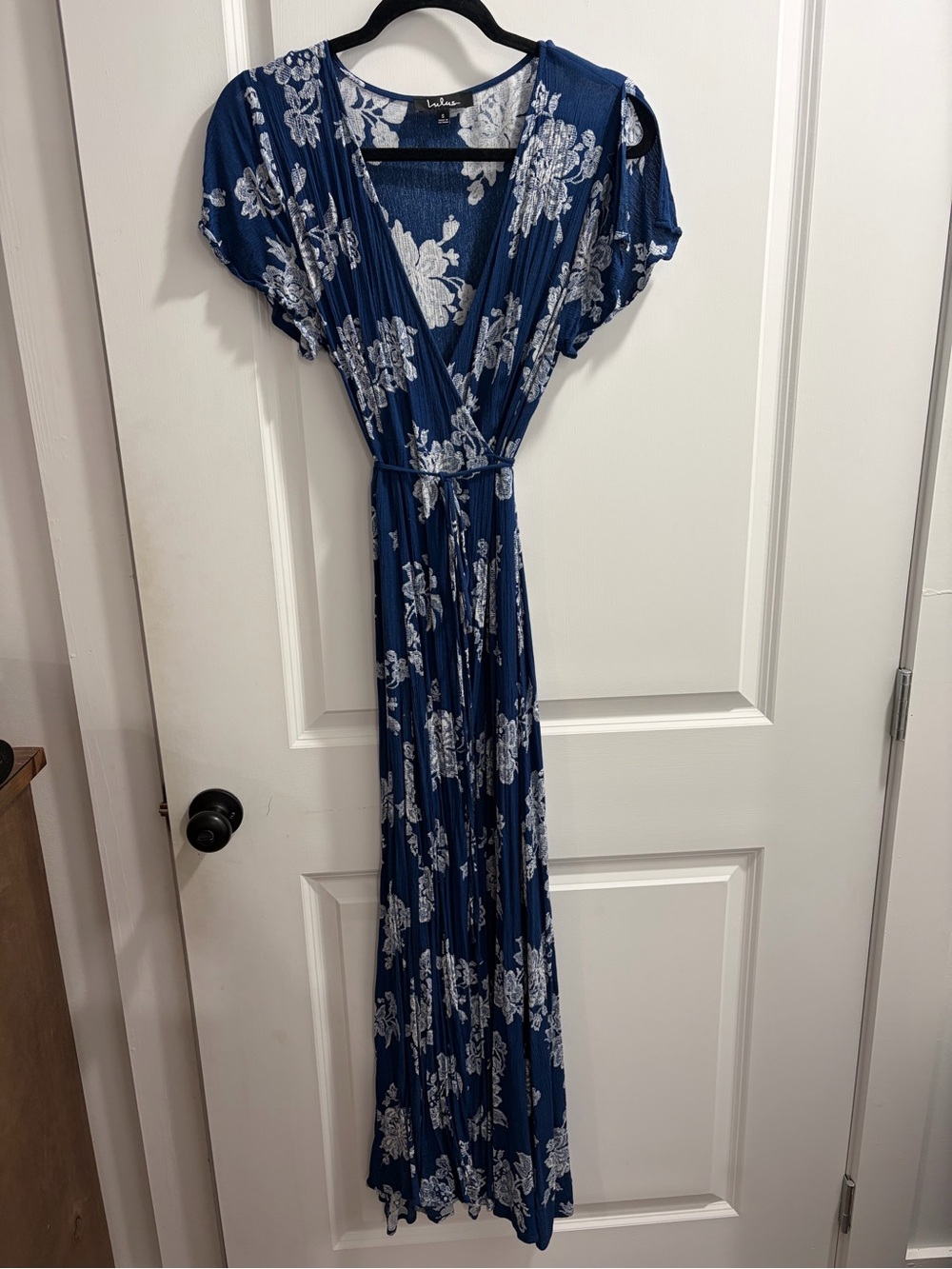 LuLu’s Navy Blue Floral Maxi Dress